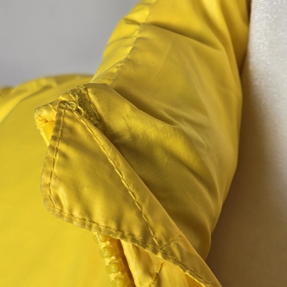 Urban Outfitters Napapijri Akke Butter Yellow Kids Quilted Puffer Duck Down Vest - Picture 11 of 15